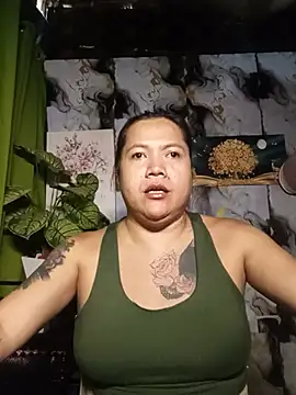 trishacummerts online show from July 29, 4:44 am