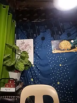 trishacummerts online show from August 1, 5:58 pm