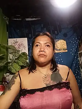 trishacummerts online show from August 6, 4:14 pm