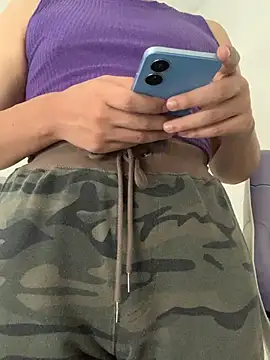 La-Gatiita-trans online show from April 4, 4:05 pm