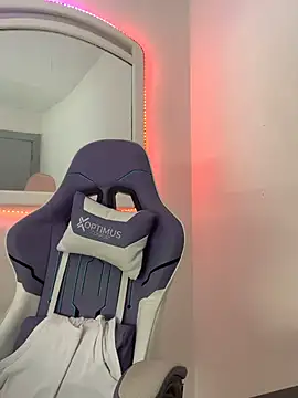 La-Gatiita-trans online show from April 5, 4:16 pm