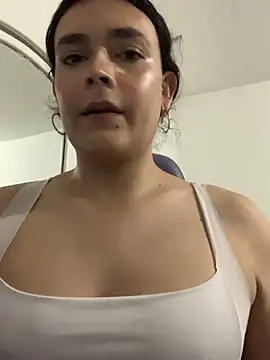 La-Gatiita-trans online show from August 1, 1:17 am