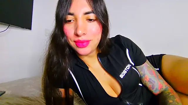 valeriahornier online show from July 31, 2:00 am