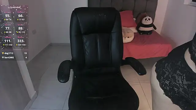 Karly Closson online show from November 18, 5:18 am