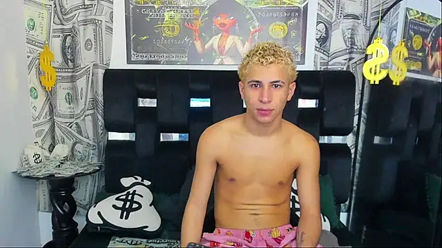 Horny Duo0 online show from November 18, 4:12 am