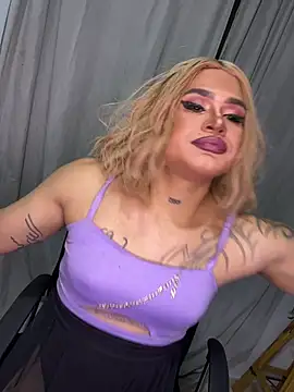 melani ferraraa  online show from July 6, 11:29 pm