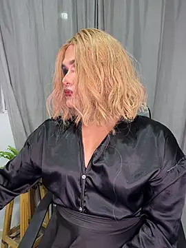 melani ferraraa  online show from July 19, 8:07 am