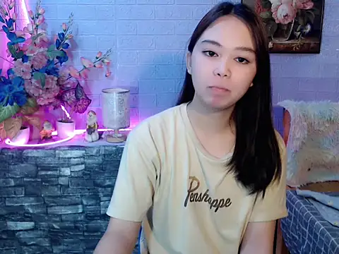 lustfullakim online show from June 7, 9:01 pm