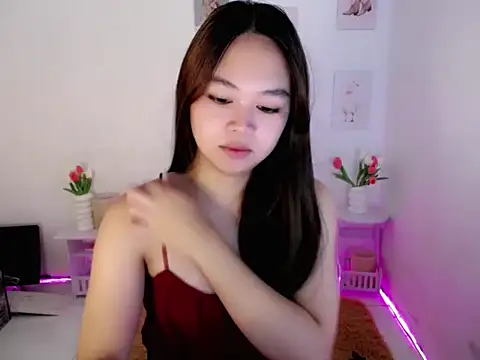 lustfullakim online show from July 28, 3:32 pm