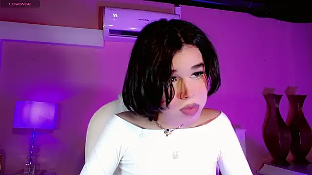 ClaudiaSophia online show from December 4, 1:26 pm