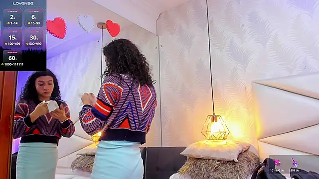 laurettedela rouse online show from December 15, 10:43 am