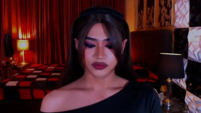 AthisaMooreTS online show from December 18, 10:21 am