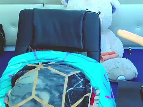 NharaBigCock online show from March 27, 7:37 pm