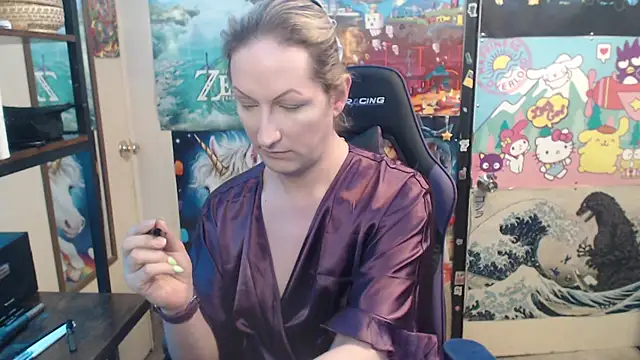 Savanah Banana  online show from March 29, 9:43 am