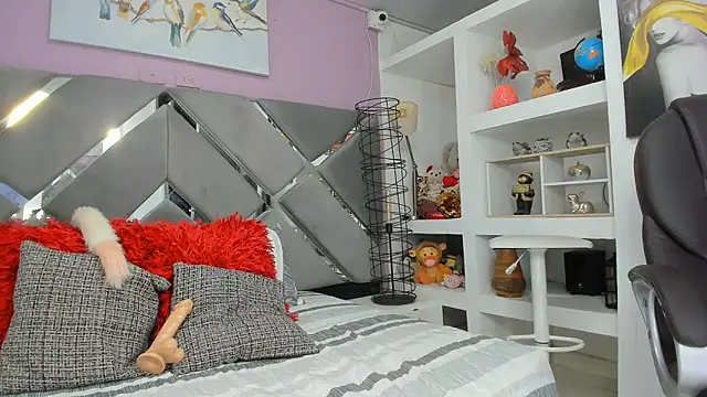 Zaira sofiaa online show from June 17, 2:45 am
