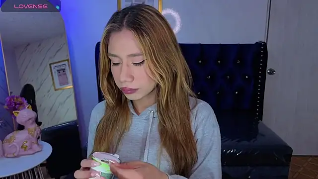 Evy Luxx v online show from February 18, 3:36 am