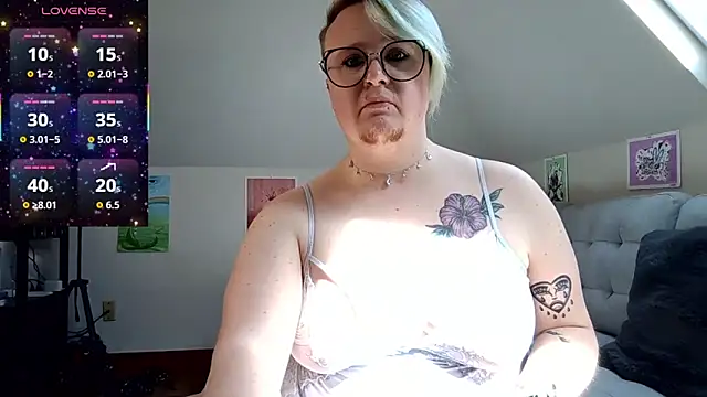 queerlyjaz online show from April 18, 6:21 pm