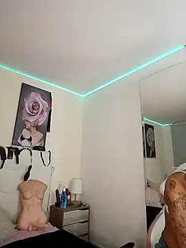 SamathaMay online show from March 7, 2:01 pm