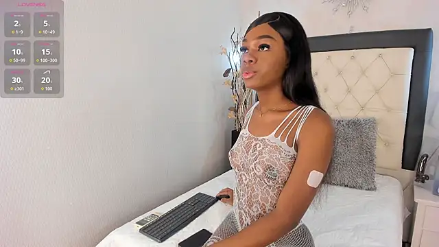 IsisBrown  online show from July 1, 8:09 pm