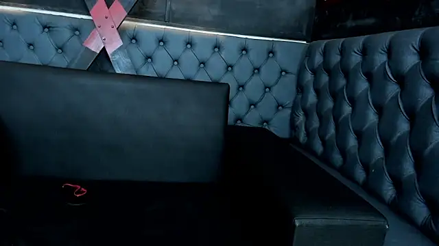 Erick white online show from December 18, 6:02 pm