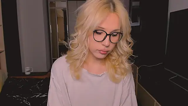 kbshyyy online show from December 3, 9:19 pm