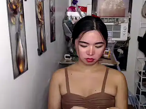 voganmarie online show from July 9, 9:30 pm