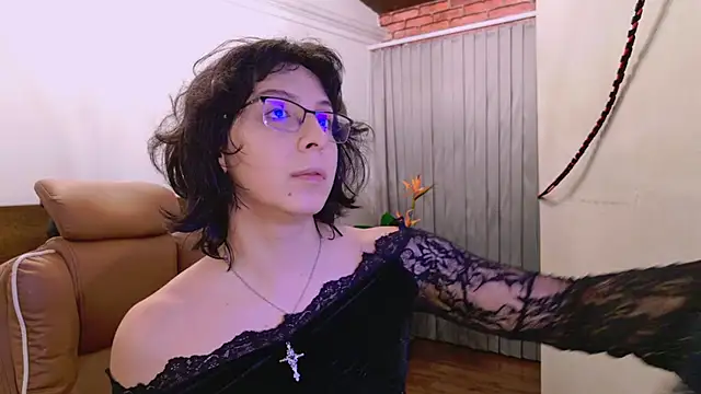 Shelly bat online show from July 17, 10:27 pm