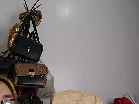 AlluringTamara online show from December 13, 7:53 pm