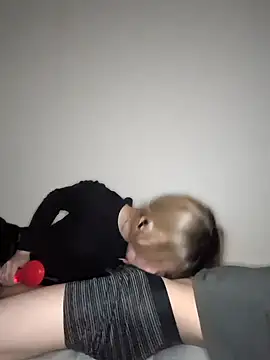 yu femboy online show from April 24, 2:09 pm