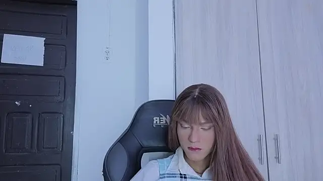 tiffanyy 777 online show from June 4, 10:46 pm