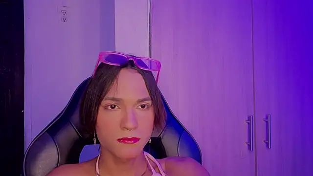 tiffanyy 777 online show from July 2, 3:23 am