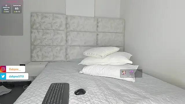 Daphne    online show from April 9, 1:06 pm