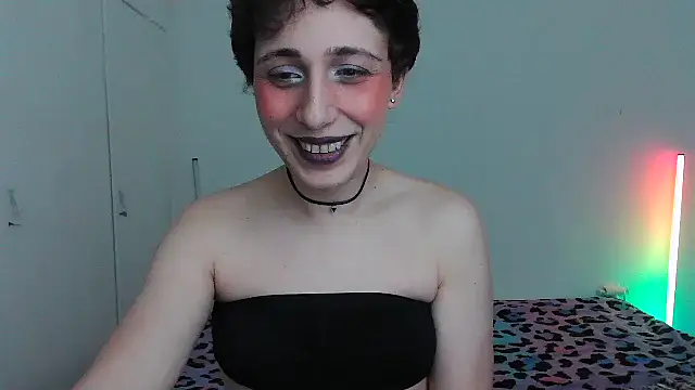 HoneyValentine online show from February 23, 8:45 pm