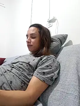 ofjuliaa online show from June 10, 4:34 am