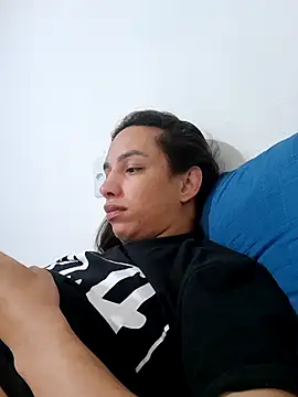 ofjuliaa online show from July 20, 3:10 am