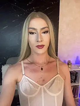 Alana Stone online show from August 6, 6:15 pm