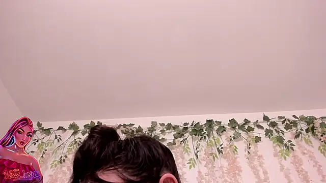 lizz lunna online show from March 19, 10:10 pm