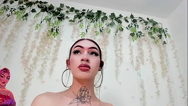 lizz lunna online show from July 16, 11:32 pm