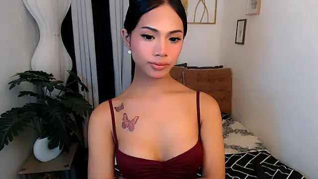 PrettyChloe Ts online show from June 14, 3:57 pm