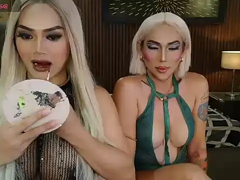 PrettyHorseCockTrans online show from June 11, 12:36 pm