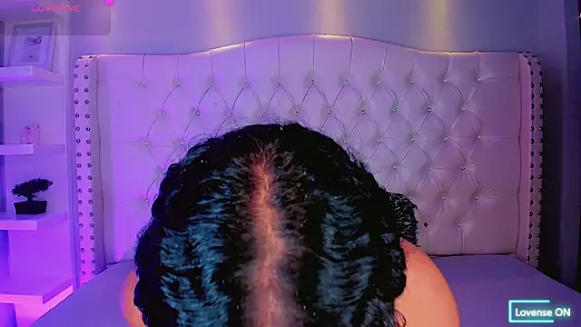 Maia Hotts online show from July 2, 8:03 pm