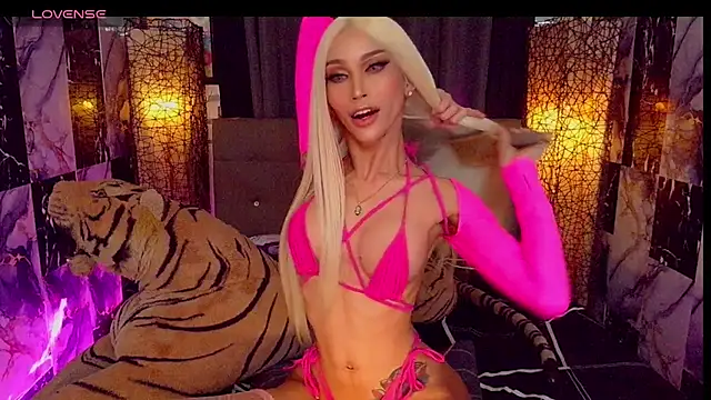 SeductiveSamanthaTS online show from August 1, 8:37 am