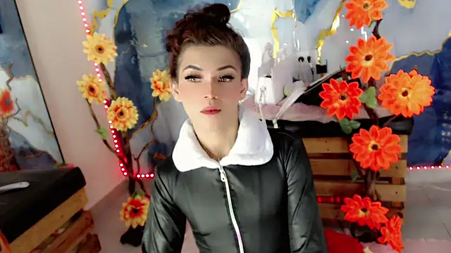 NathalialLooes online show from June 13, 5:07 am