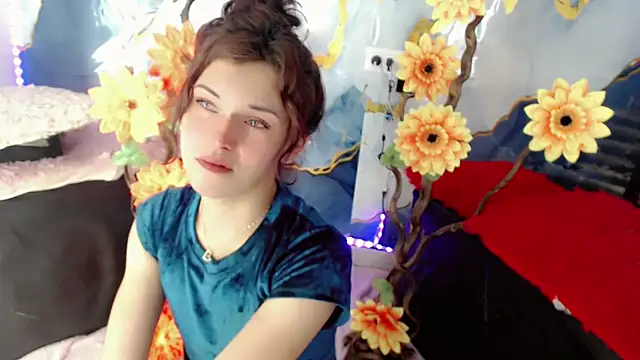 NathalialLooes online show from June 14, 5:41 am