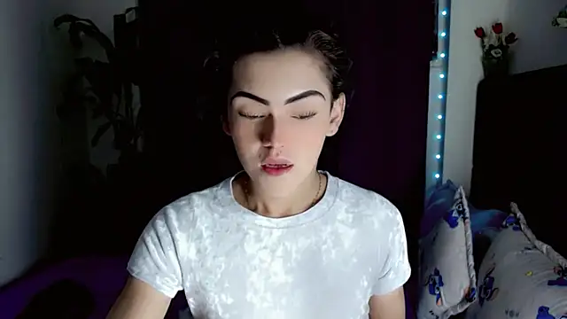 NathalialLooes online show from July 17, 9:43 pm
