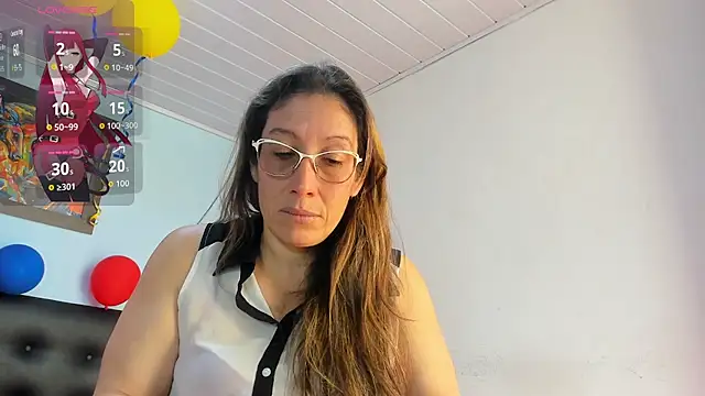 kaylaMinov  online show from July 15, 6:13 pm
