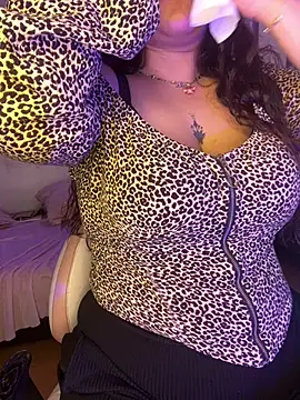 kylievoosx online show from July 16, 9:54 pm