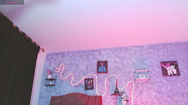 Everlin  Hot  online show from April 18, 5:20 am