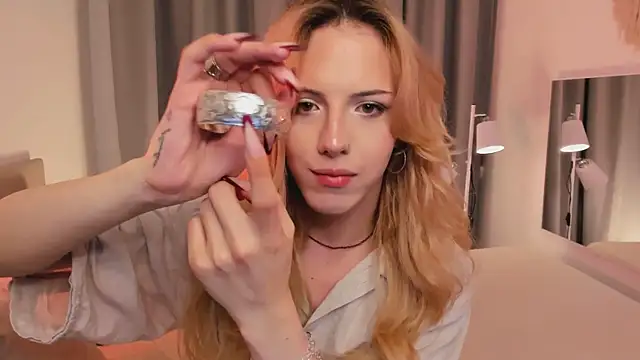 Tiffany  King online show from April 5, 8:29 pm