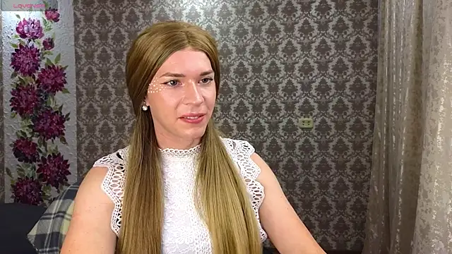 Anna inHear online show from July 11, 9:08 pm